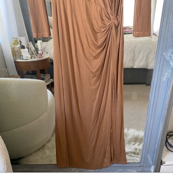 Revolve YFB Madison dress- Toffee Small - Picture 7 of 7